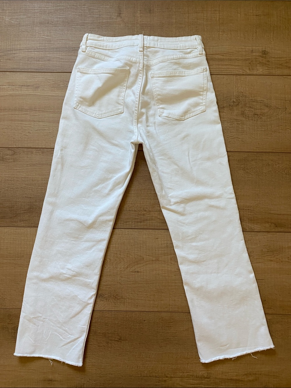 Zara White High-Rise Straight Jeans - Picture 3 of 4